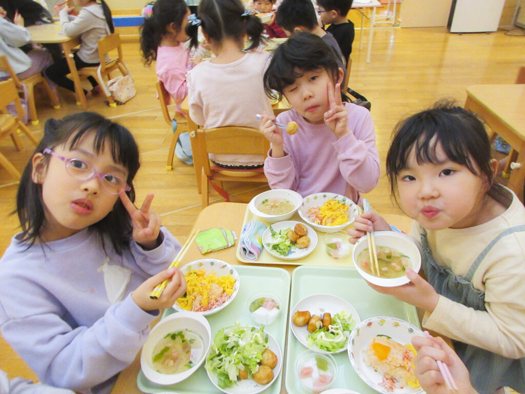 今日はひなまつりランチ